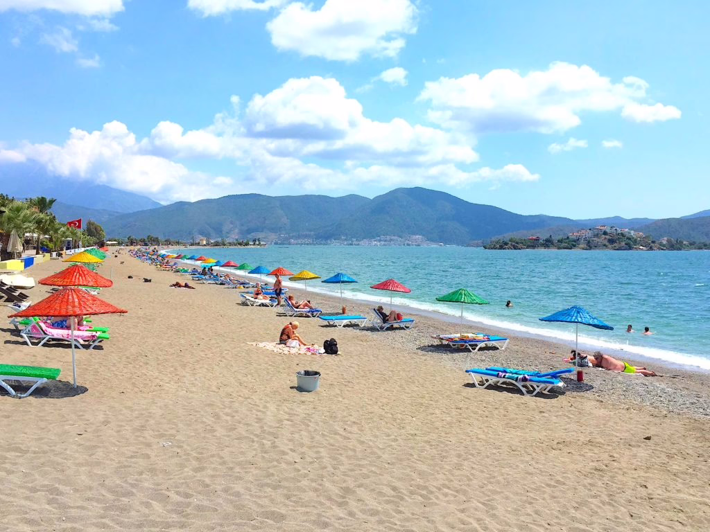 Top 5 Family-Friendly Beaches Near Kemer